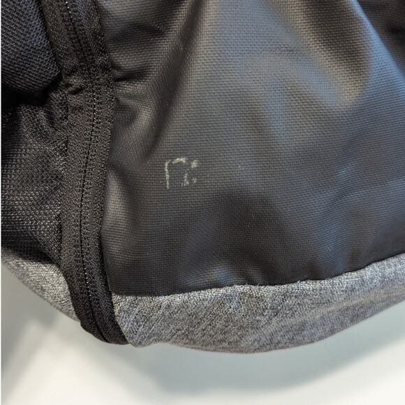 Under Armour Hustle 4.0 Backpack Gray Black Bag Activewear Gym Workout Travel - Picture 5 of 7